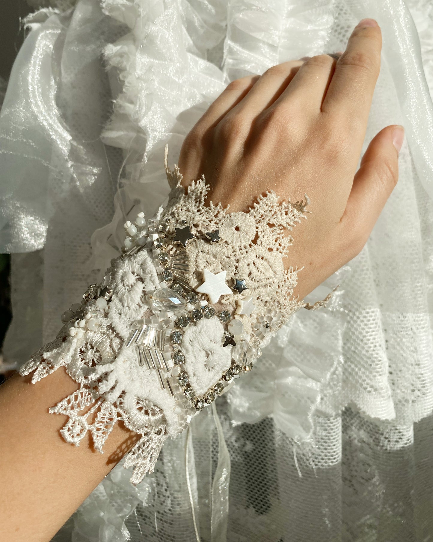 WHITE BRACELET